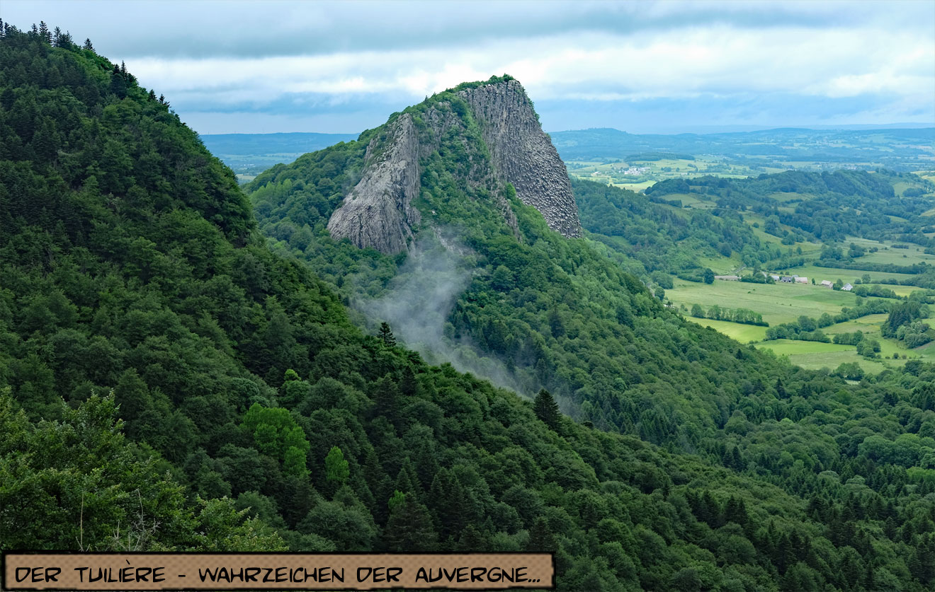 Blick auf den Tuilière, einen Berggipfel in der Auvergne